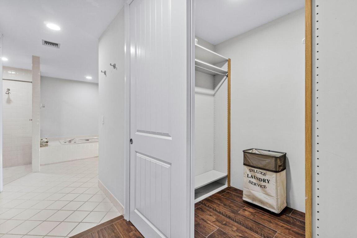 RIVER - Residential Lease