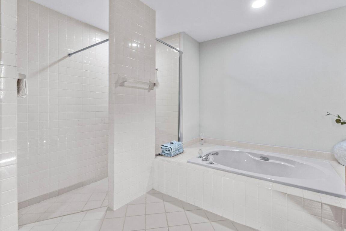 RIVER - Residential Lease