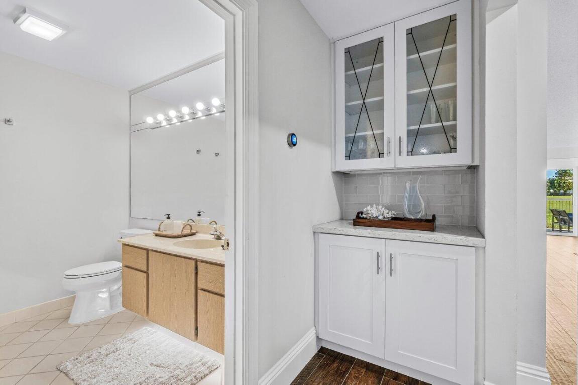 RIVER - Residential Lease