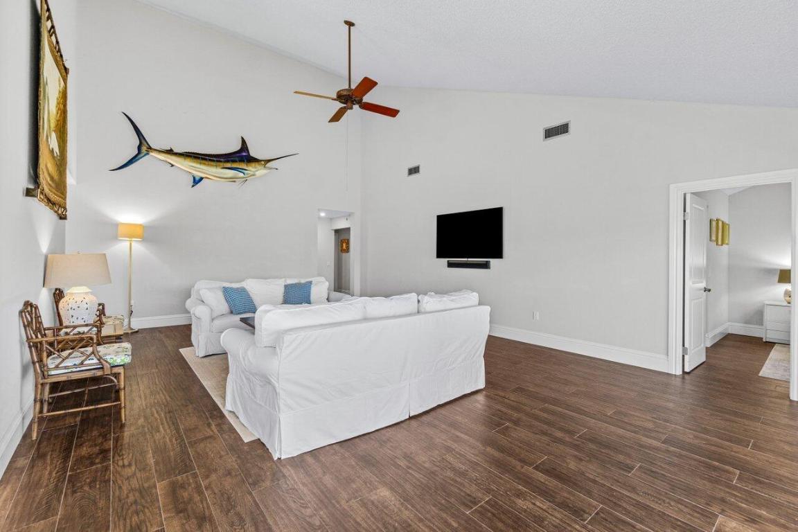 RIVER - Residential Lease