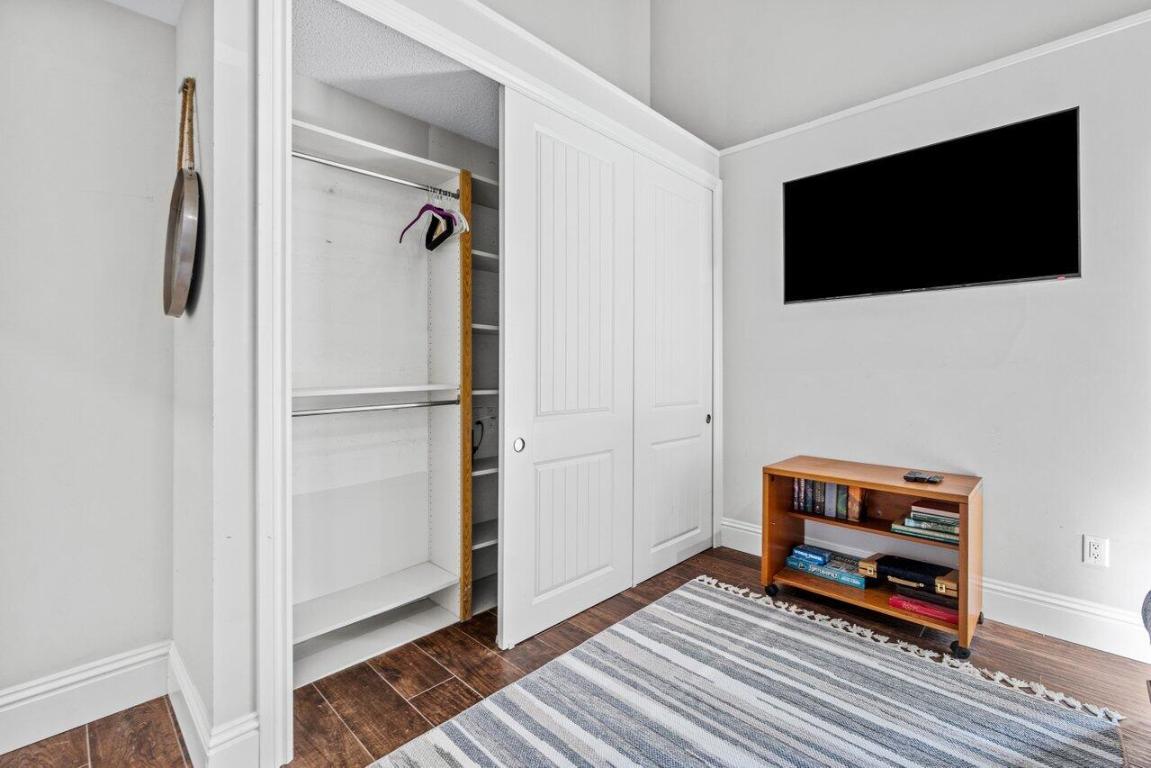 RIVER - Residential Lease