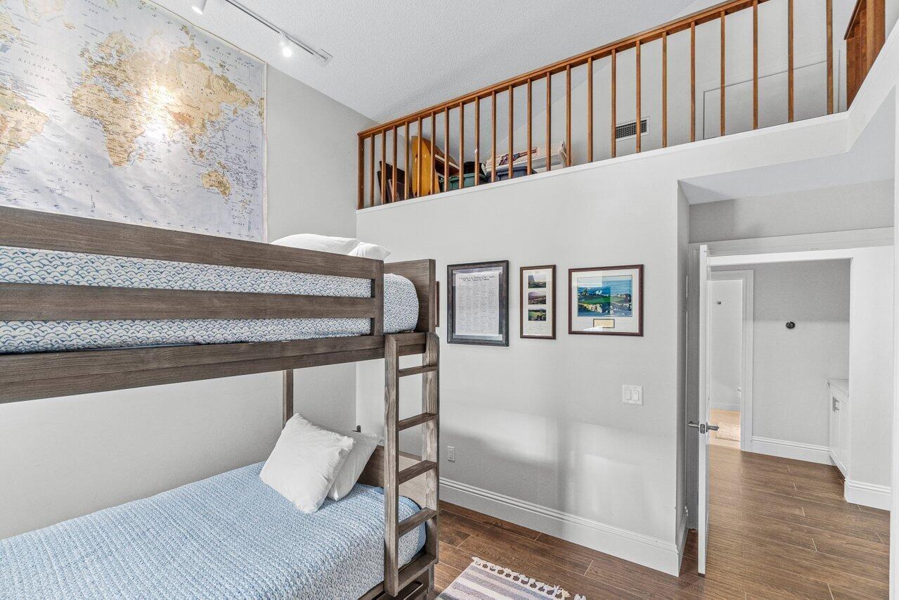 RIVER - Residential Lease