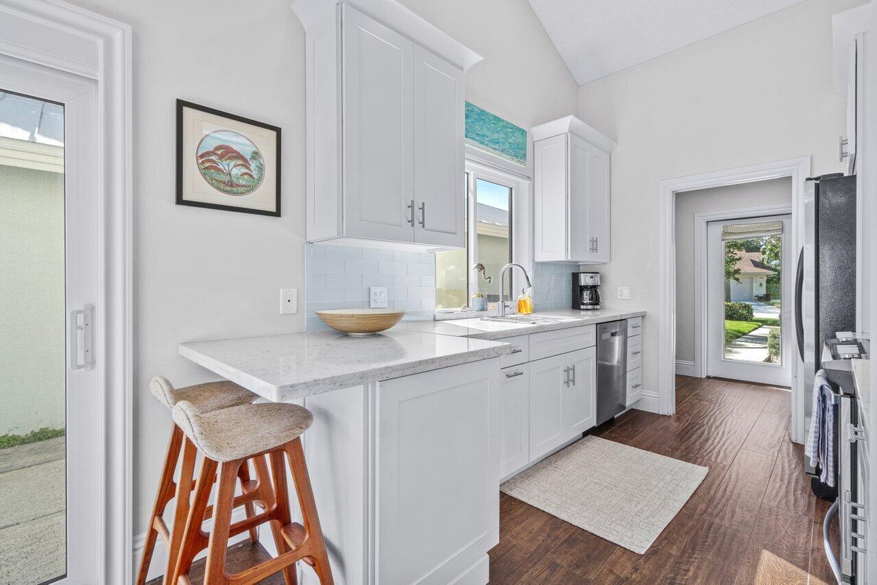 RIVER - Residential Lease