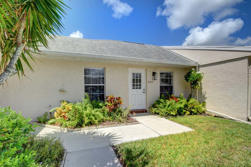 Photo of 535 Franconia Circle, Lake Worth, FL 33467 (MLS # R10954818)