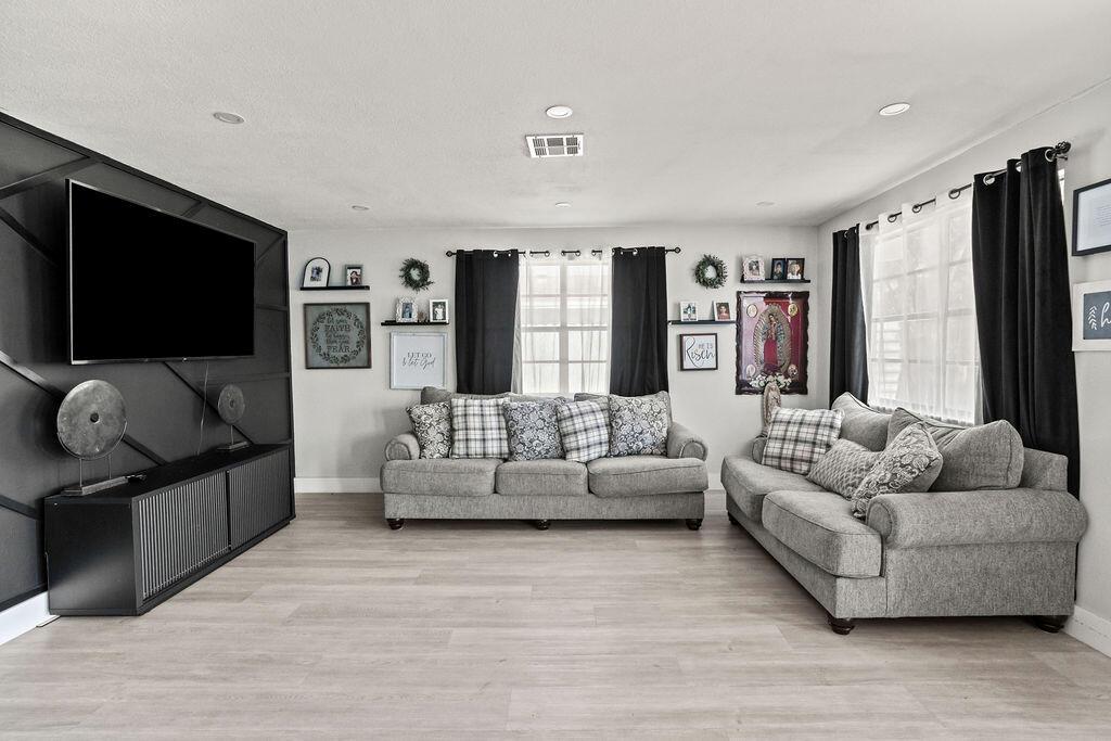 4571 Weymouth Street