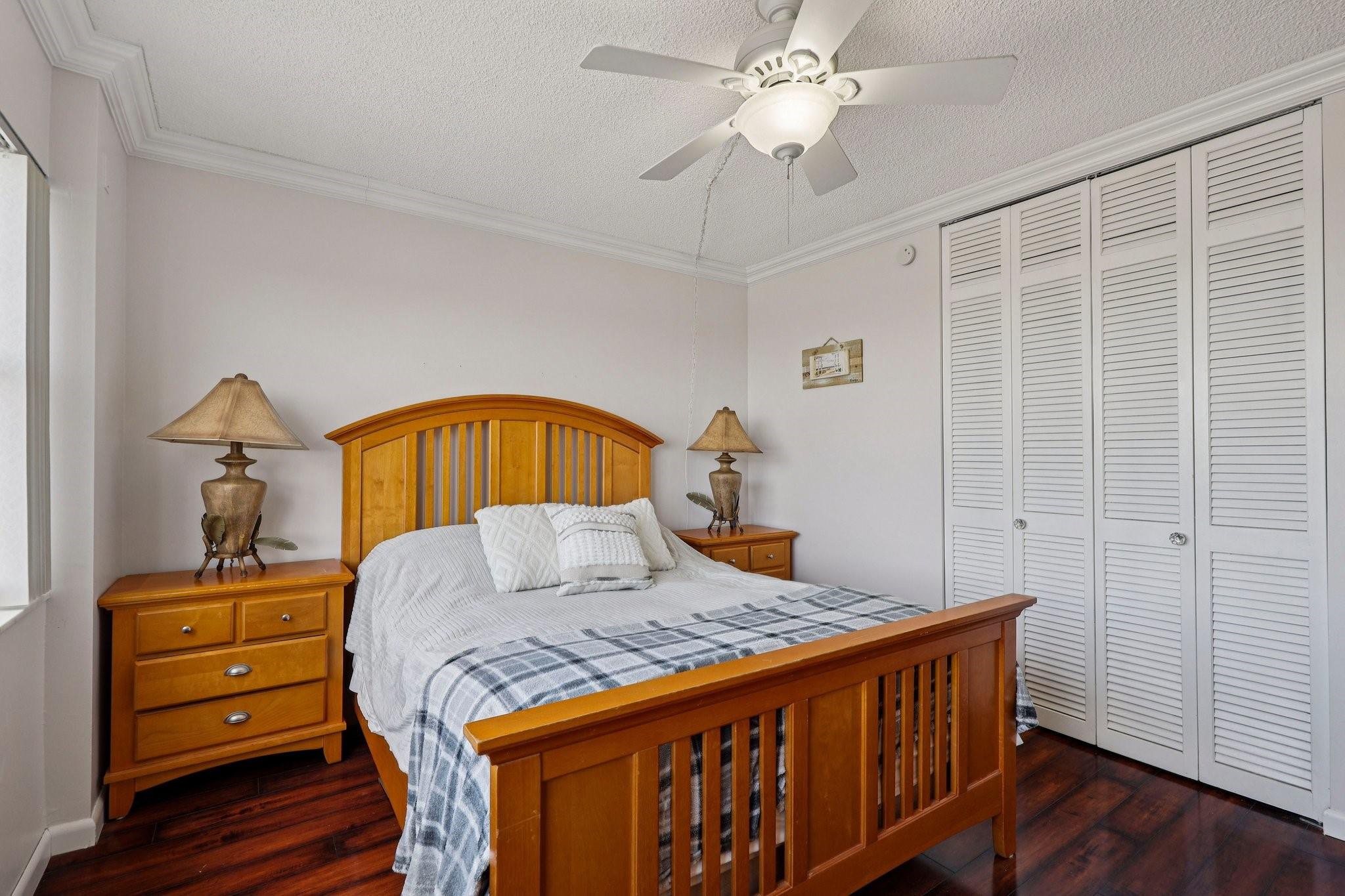 SEA MONARCH - Residential