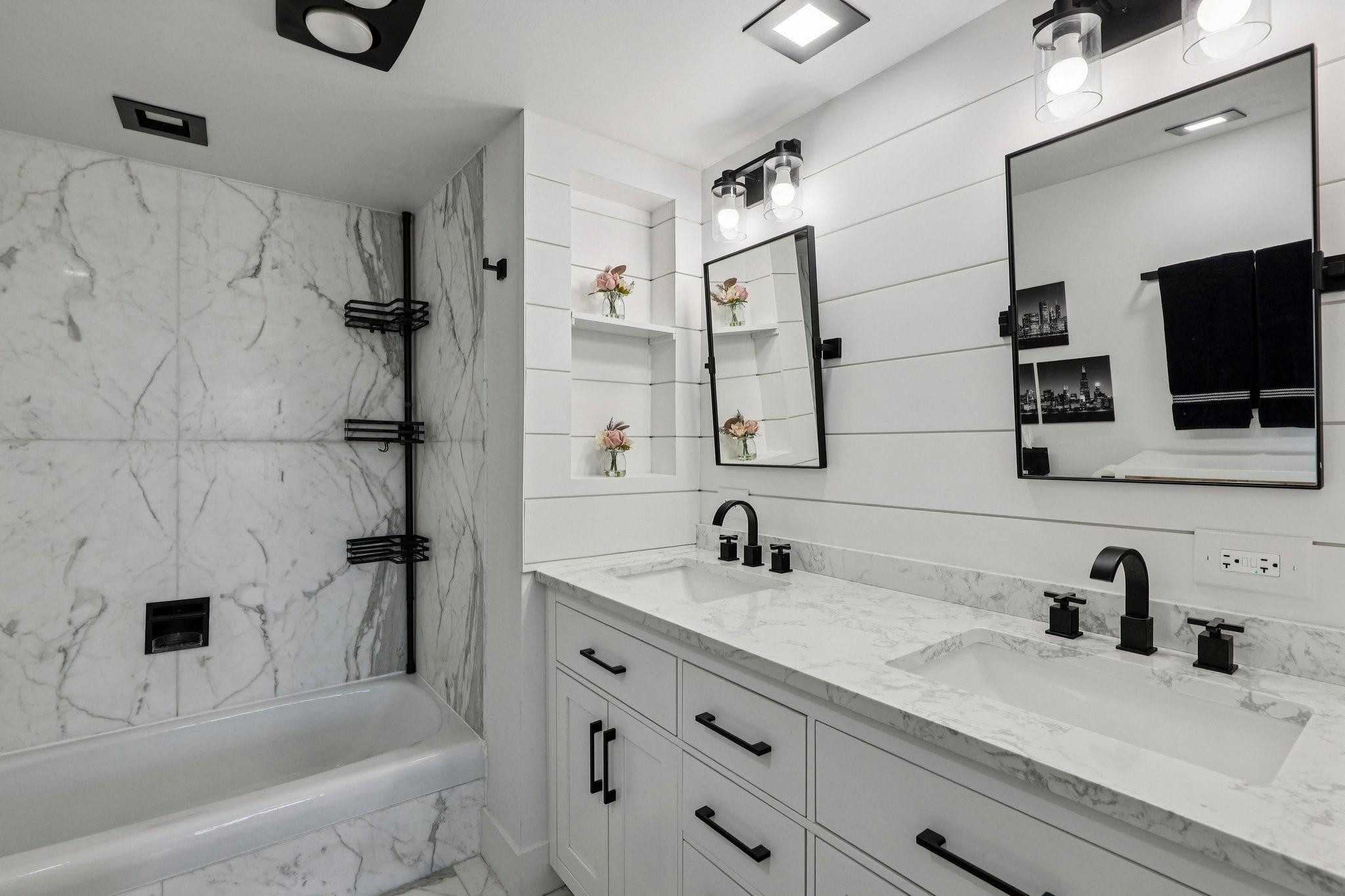 SEA MONARCH - Residential