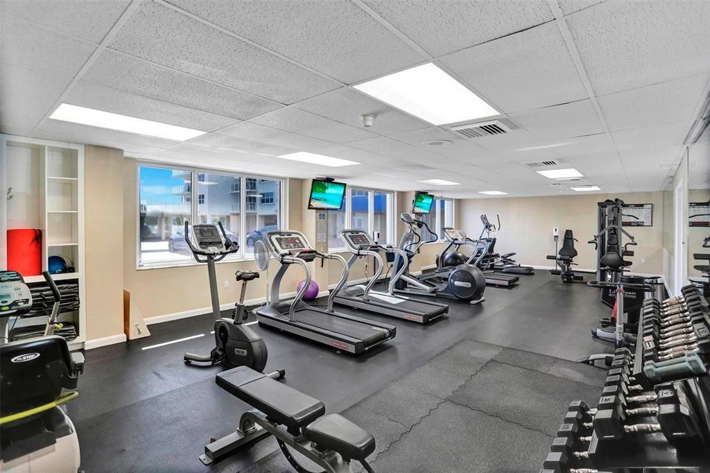 SEA MONARCH - Residential