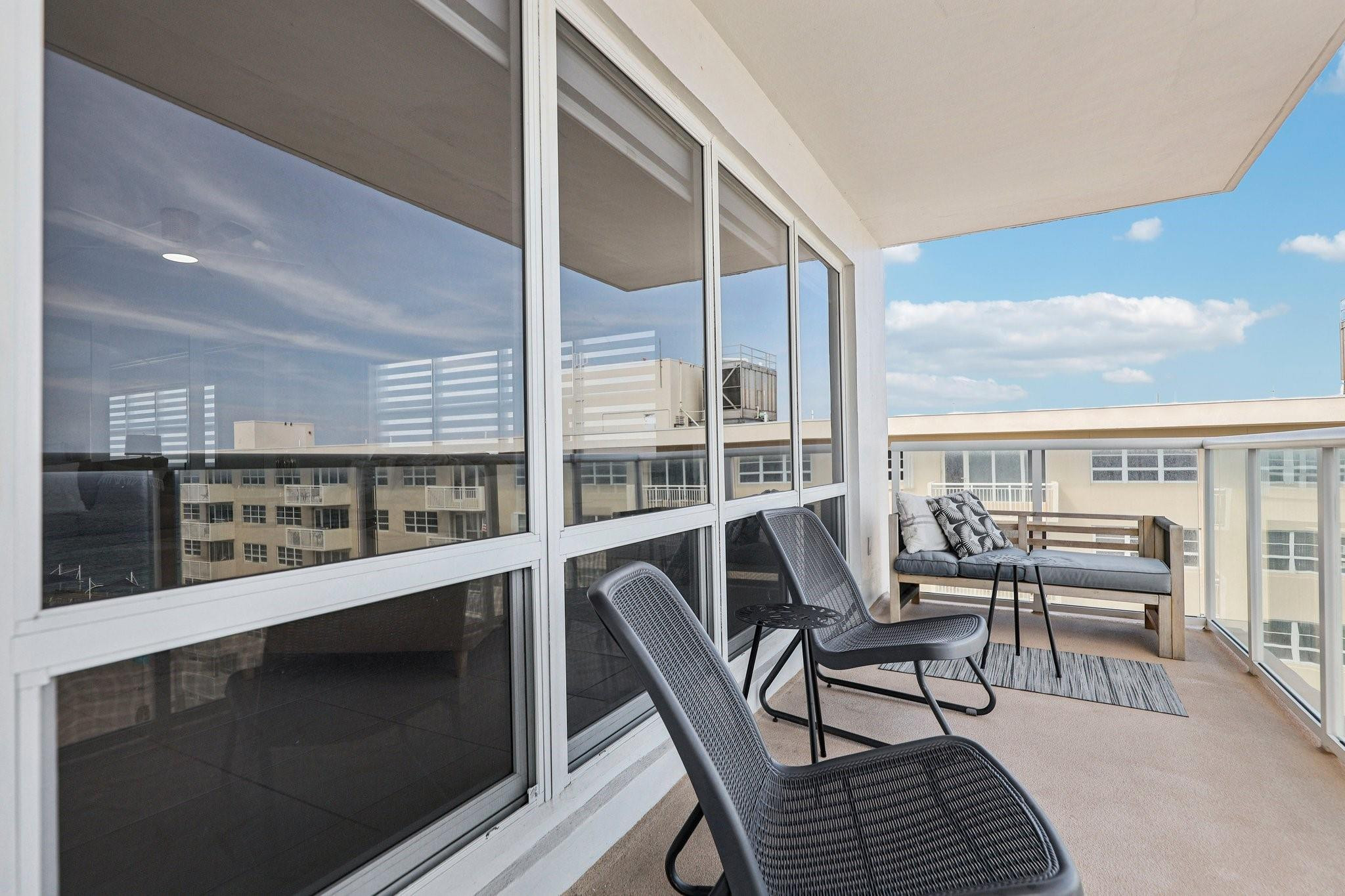 SEA MONARCH - Residential