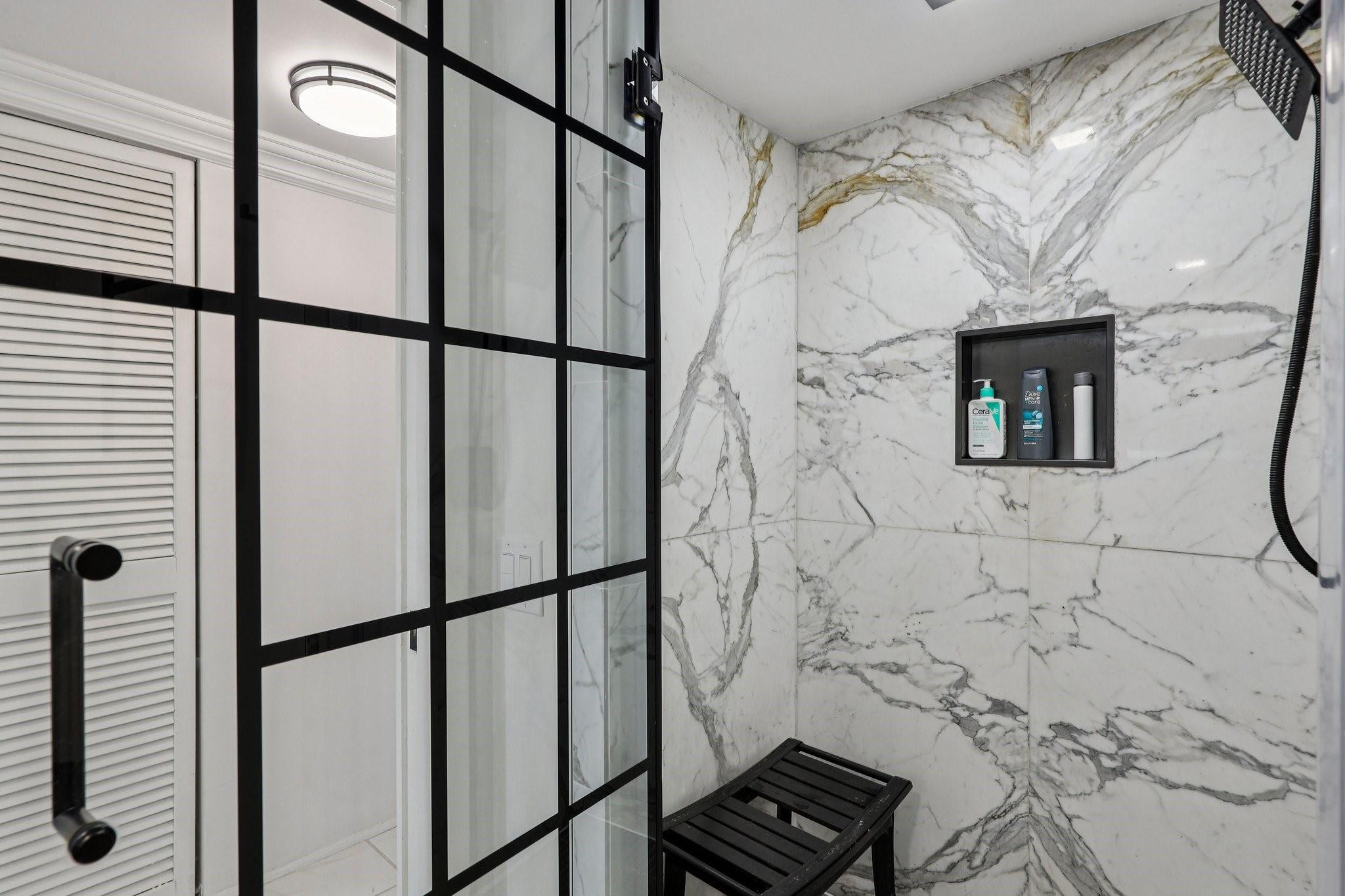 SEA MONARCH - Residential