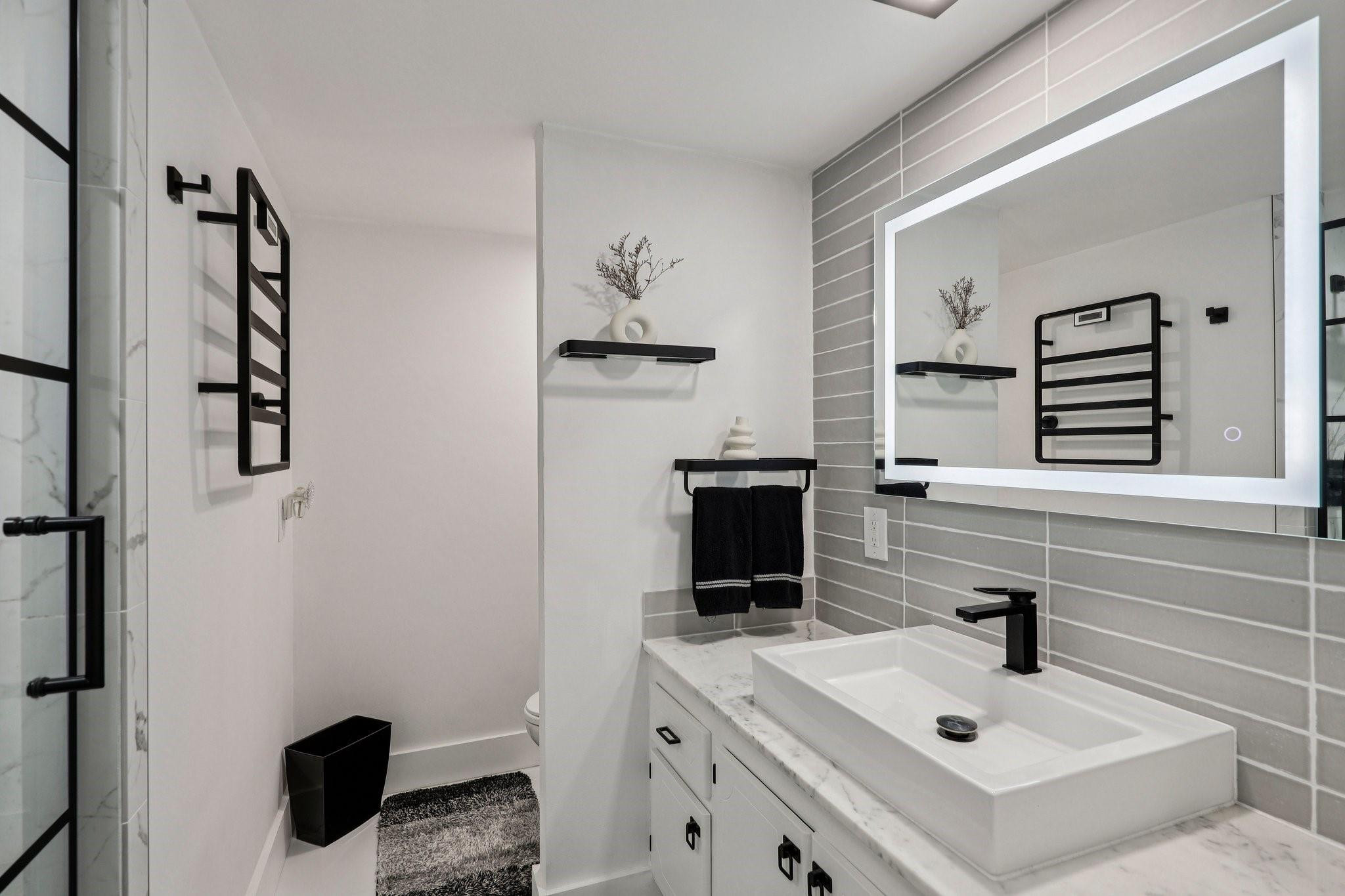 SEA MONARCH - Residential