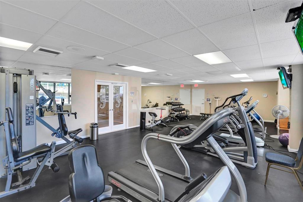 SEA MONARCH - Residential