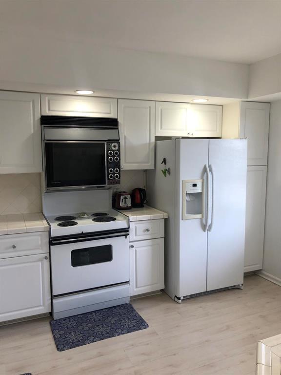 ATLANTIS SHERBROOKE VILLAS SOUTH CONDO - Residential