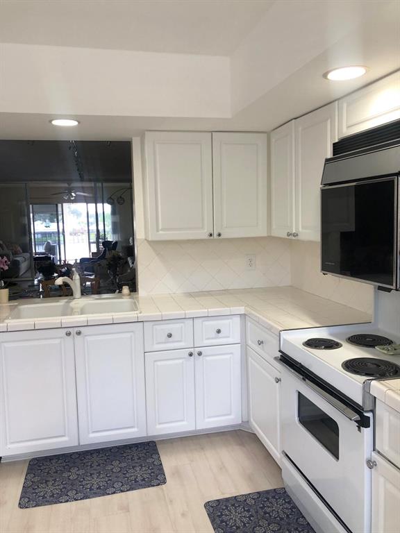 ATLANTIS SHERBROOKE VILLAS SOUTH CONDO - Residential