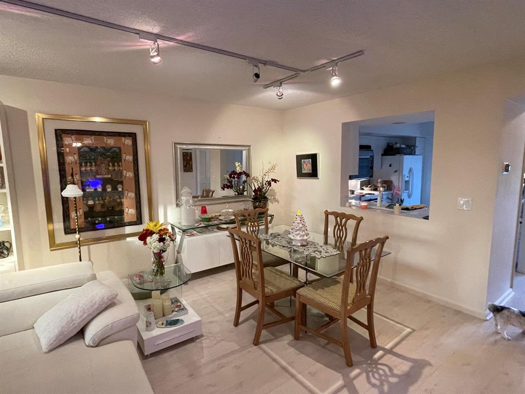 ATLANTIS SHERBROOKE VILLAS SOUTH CONDO - Residential