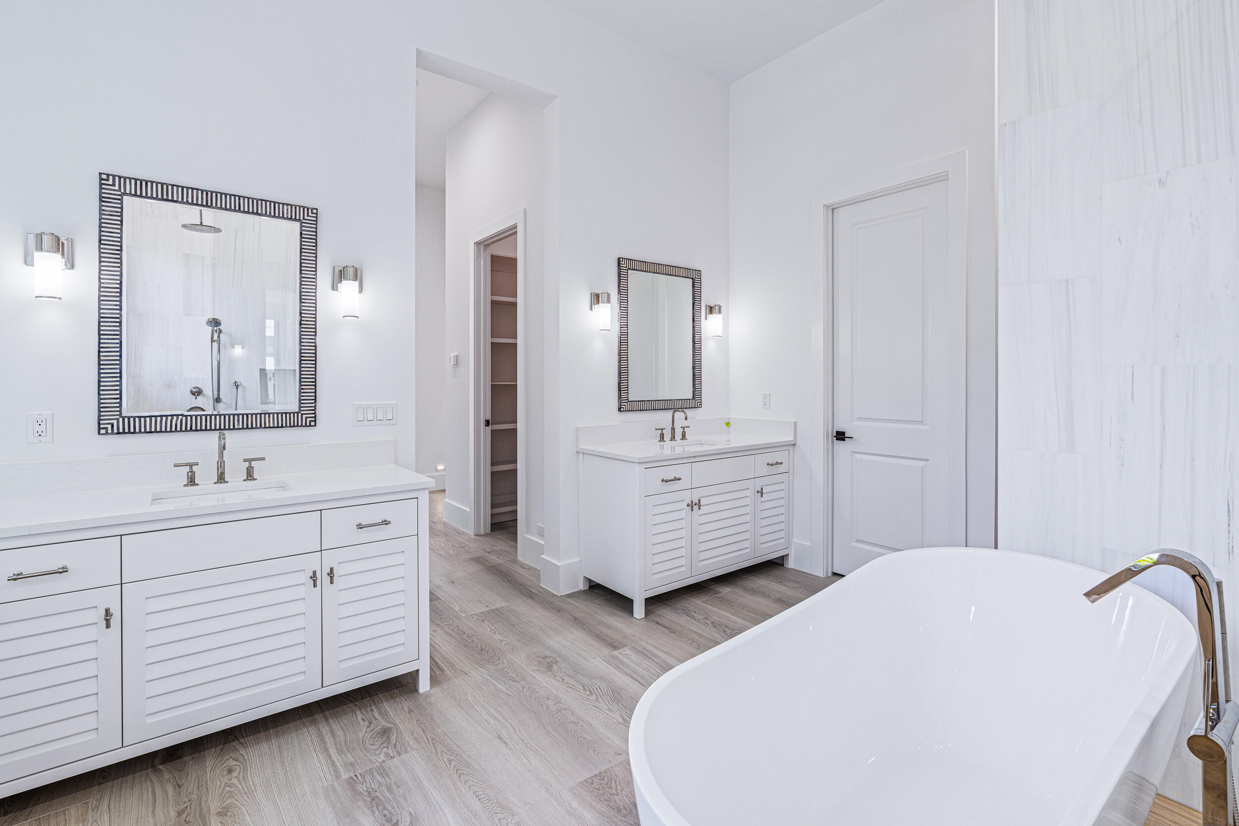 HIDDEN KEY - Residential