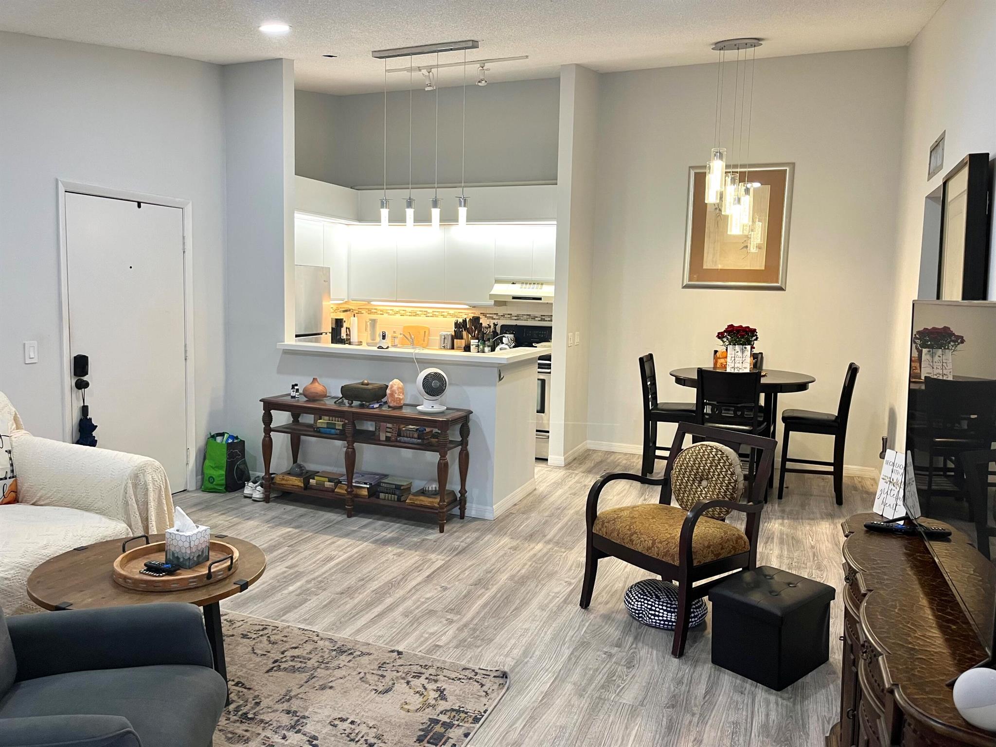 1100 Duncan Circle 202