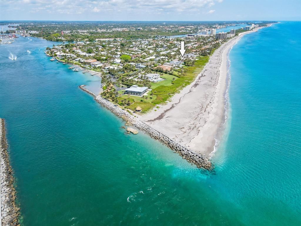 Photo of 20 Ocean Drive, Jupiter, FL 33469 (MLS # R10891682)