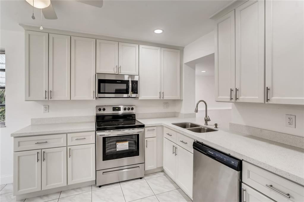 Lauderdale Lakes West Gat - Residential