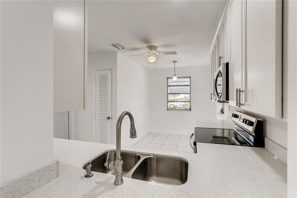 Lauderdale Lakes West Gat - Residential