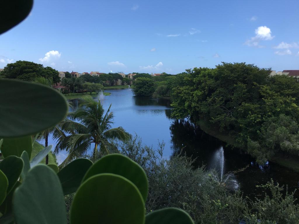 ST TROPEZ CONDO - Residential