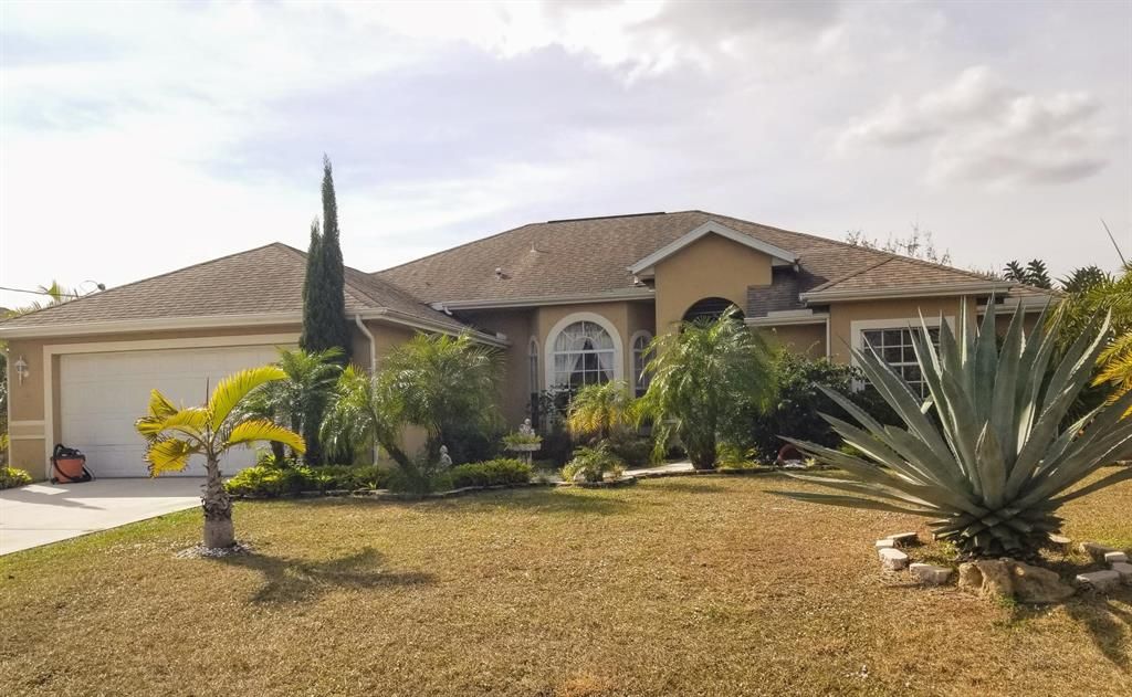 Photo of 3648 SW Hale Street, Port Saint Lucie, FL 34953 (MLS # R10687901)