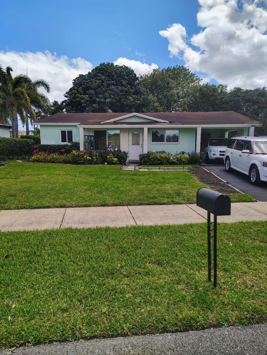 Photo of 2780 NW 21st Street, Fort Lauderdale, FL 33311 (MLS # B26018959)