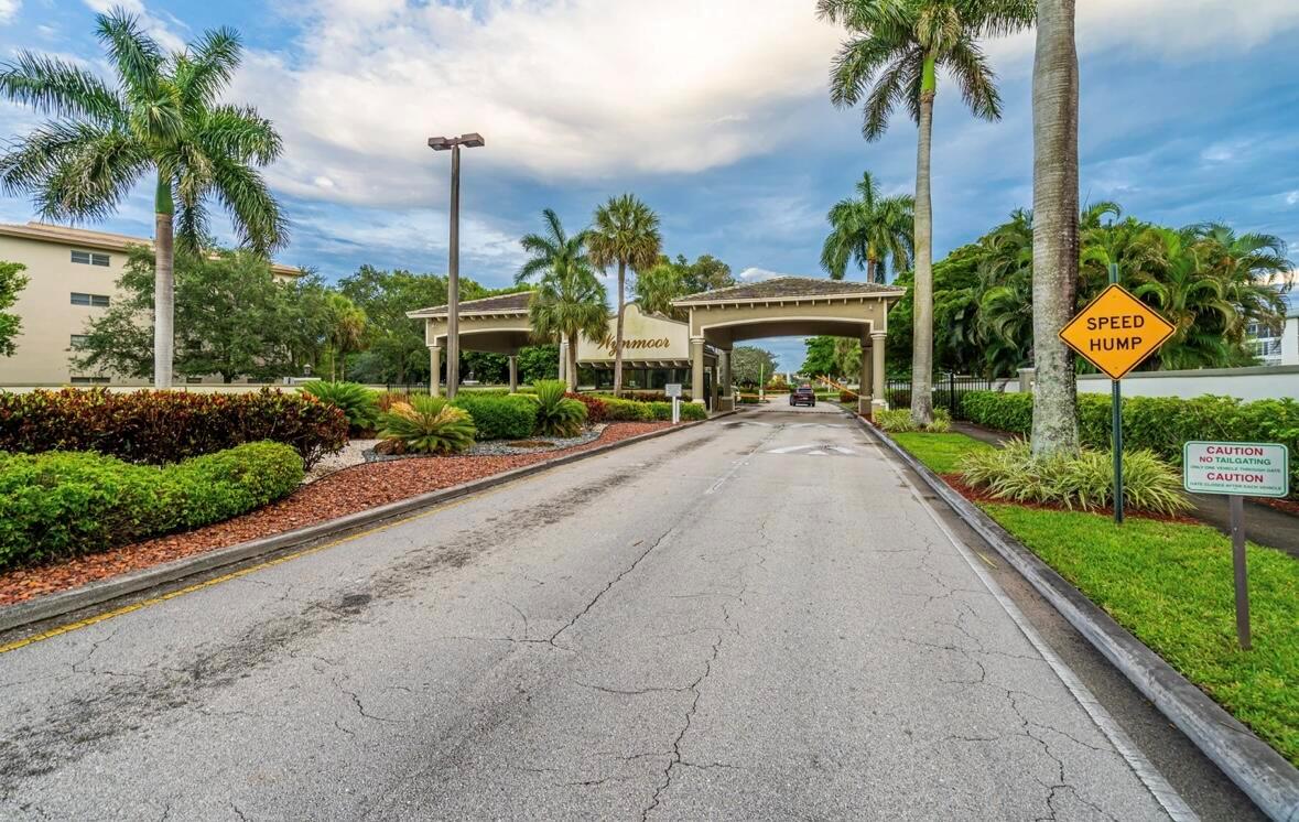 WYNMOOR VILLAGE - Residential