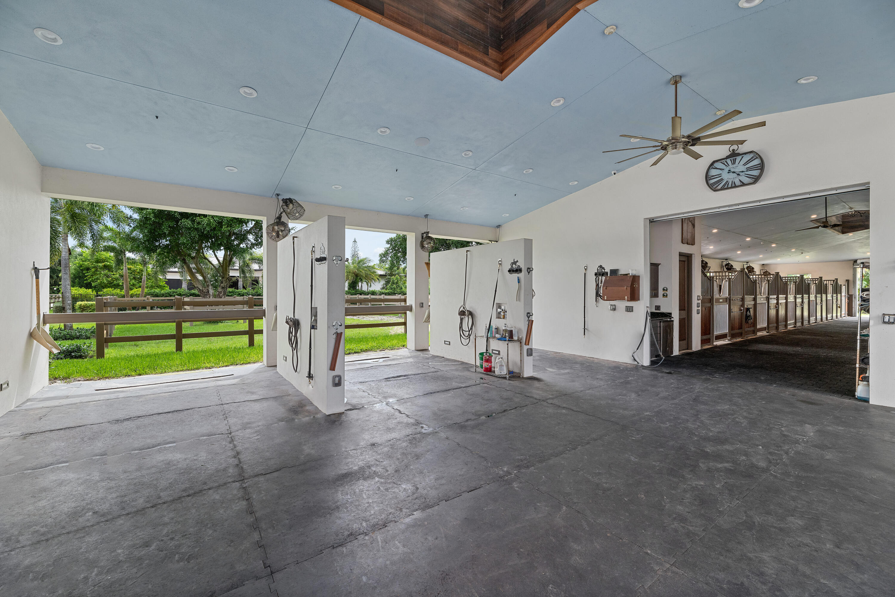 SADDLE TRAIL PARK OF WELLINGTON - Residential