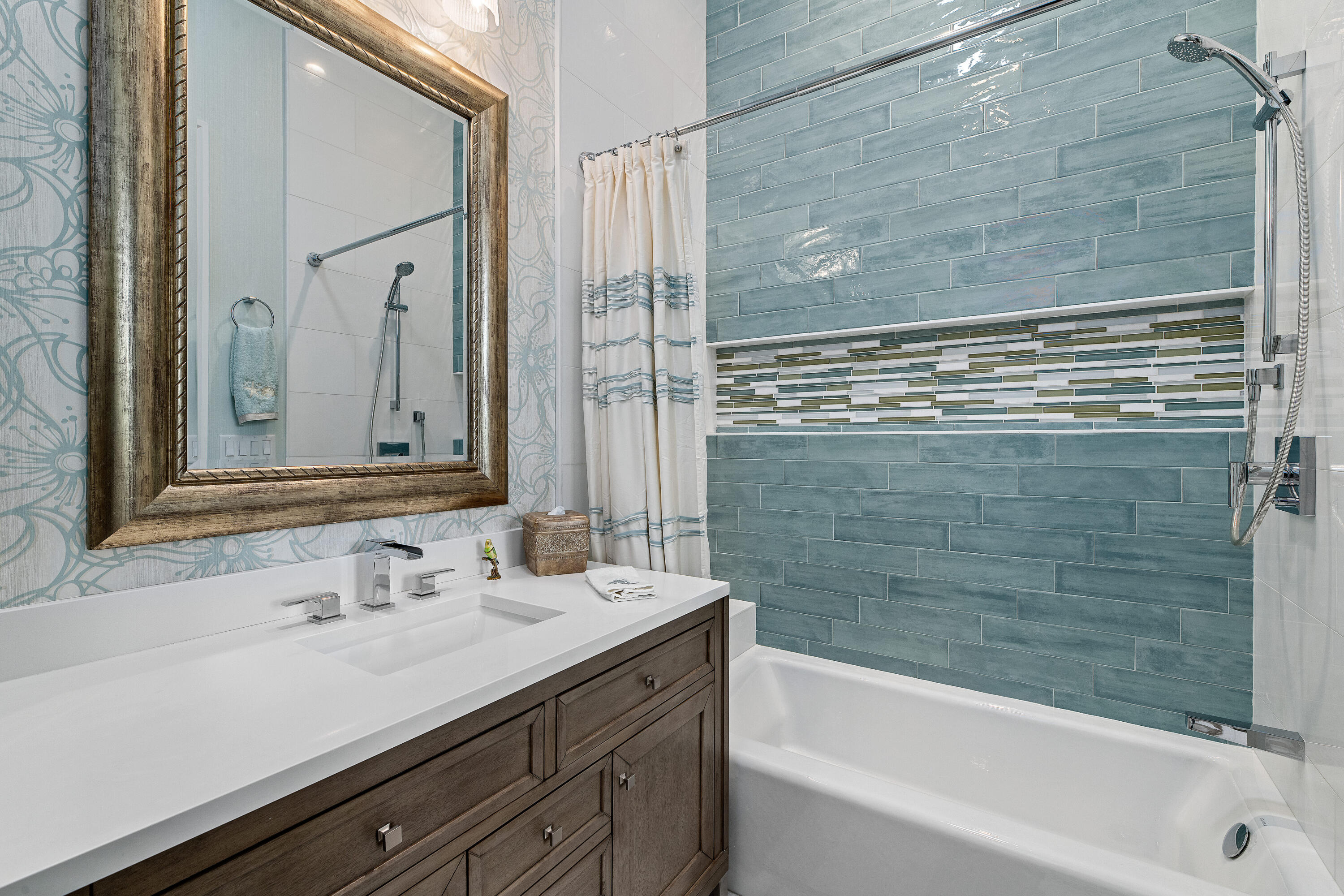 SADDLE TRAIL PARK OF WELLINGTON - Residential