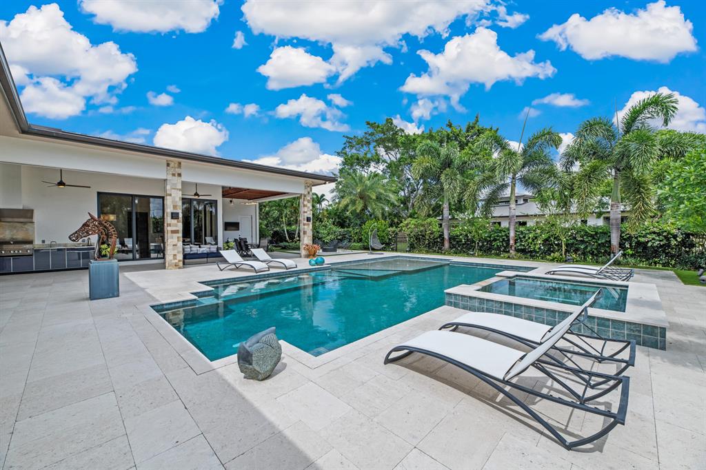 SADDLE TRAIL PARK OF WELLINGTON - Residential