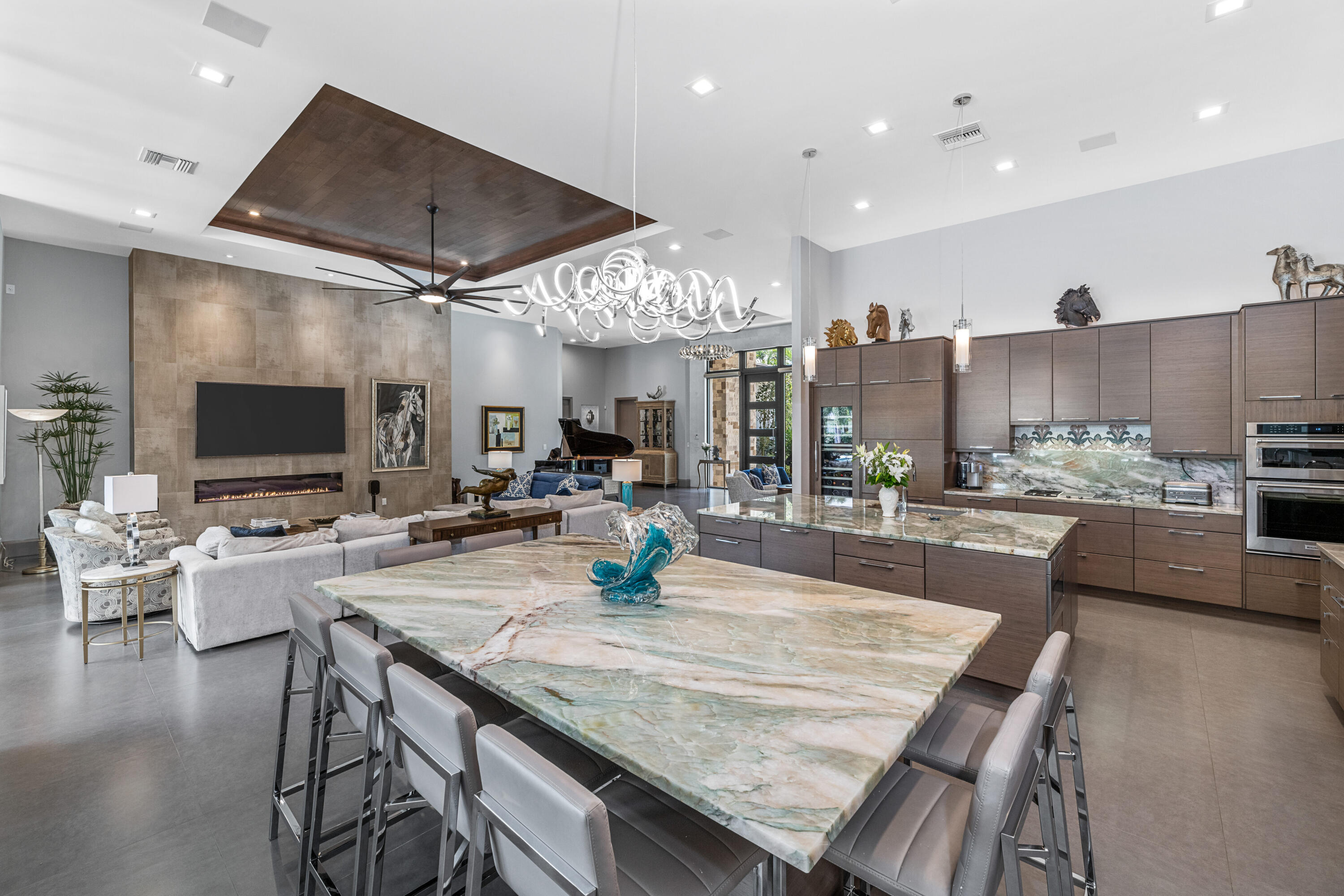 SADDLE TRAIL PARK OF WELLINGTON - Residential