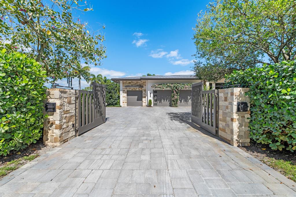 SADDLE TRAIL PARK OF WELLINGTON - Residential