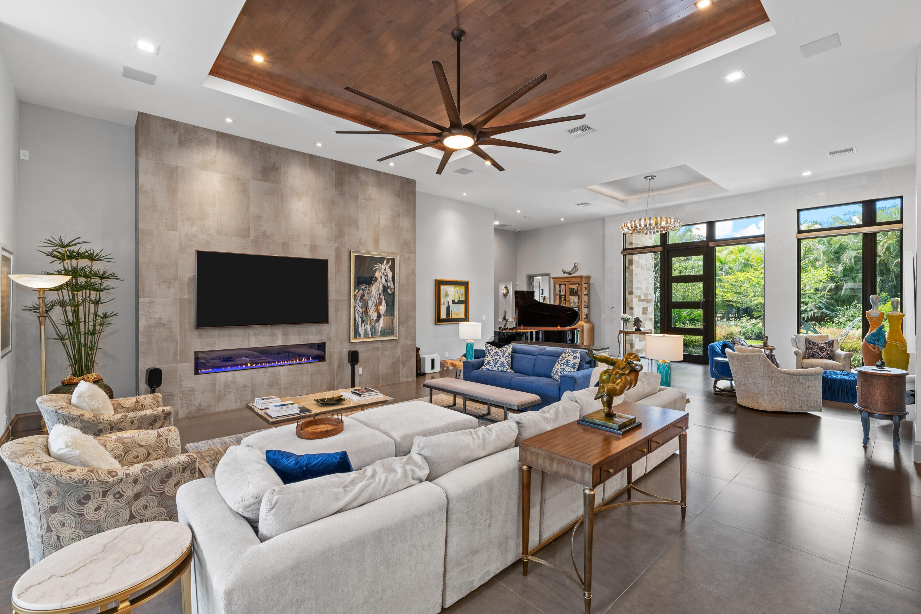 SADDLE TRAIL PARK OF WELLINGTON - Residential