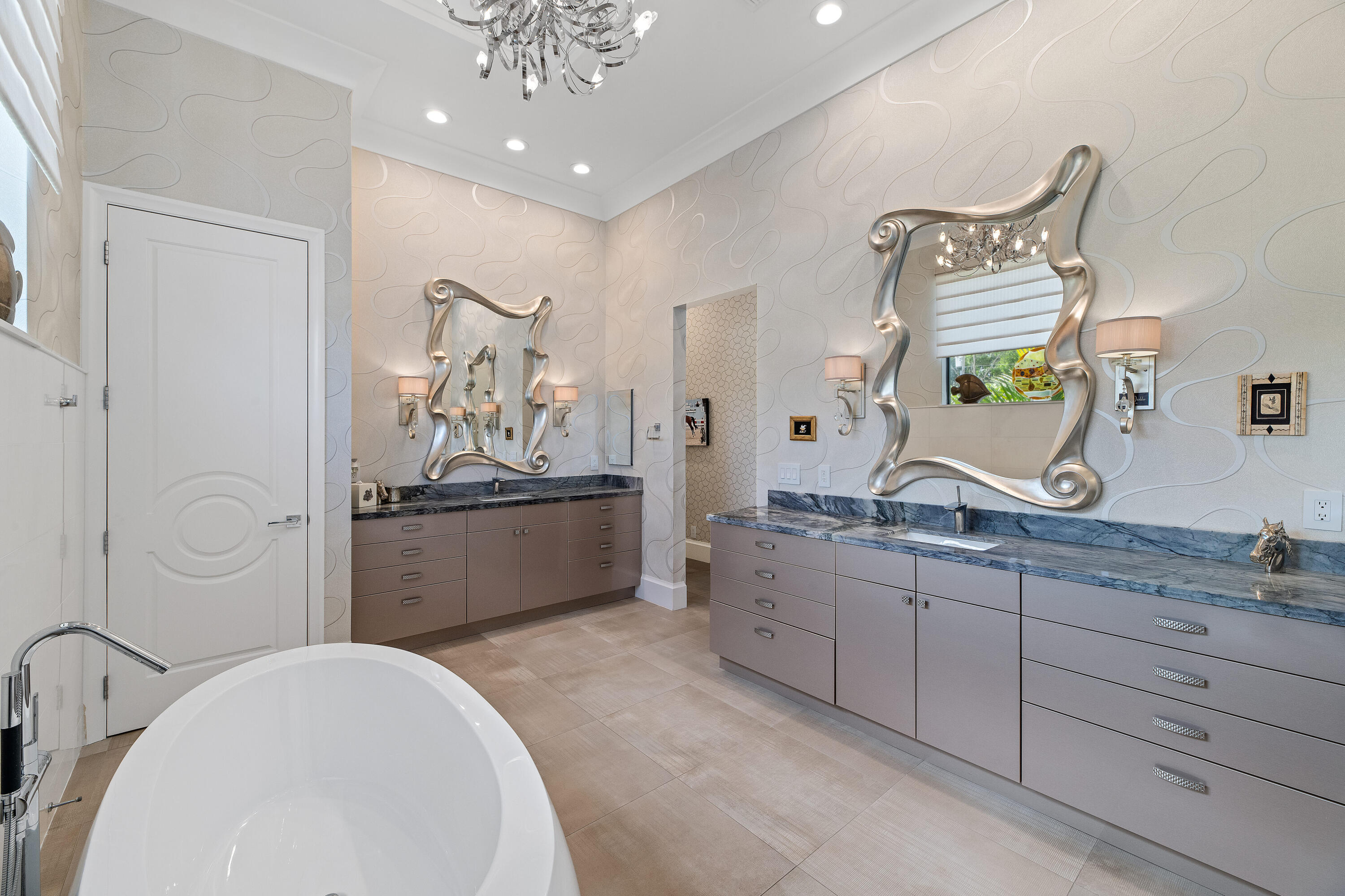 SADDLE TRAIL PARK OF WELLINGTON - Residential