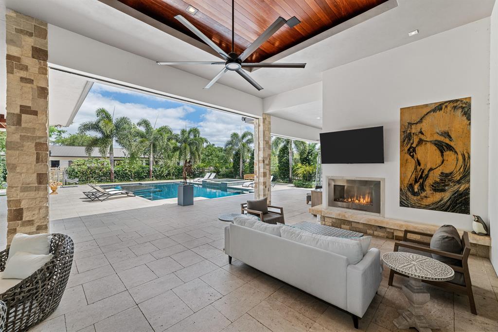 SADDLE TRAIL PARK OF WELLINGTON - Residential