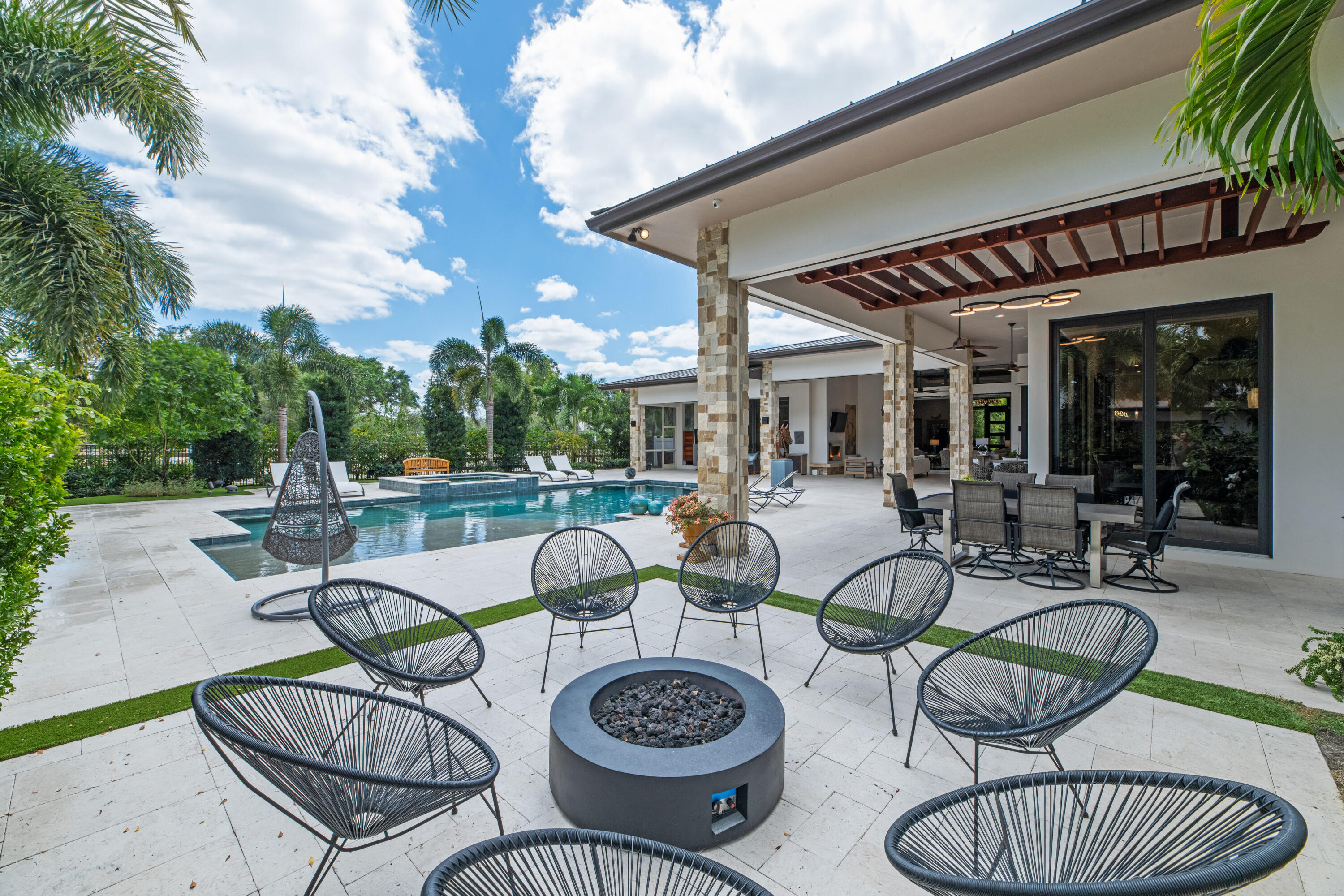 SADDLE TRAIL PARK OF WELLINGTON - Residential