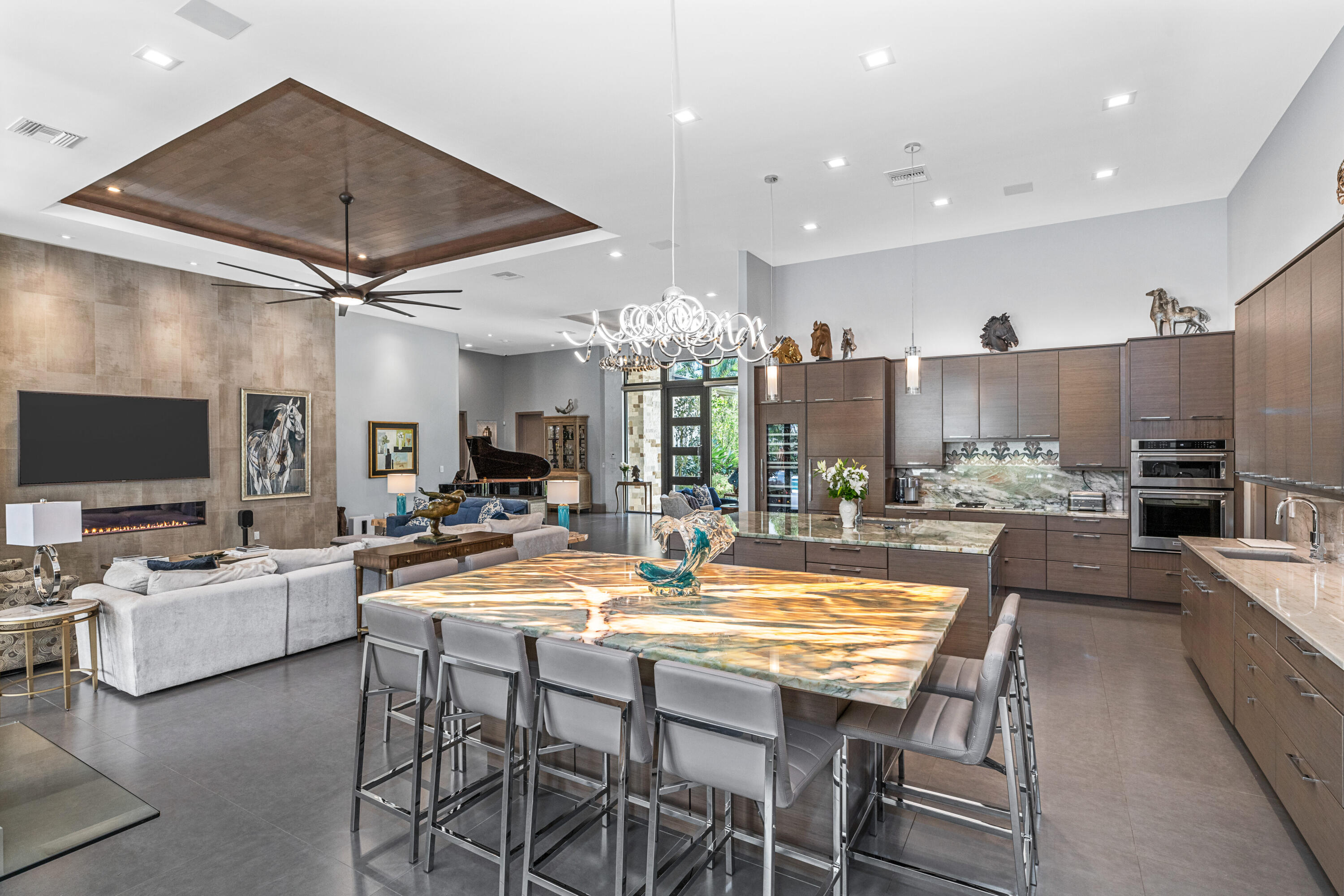 SADDLE TRAIL PARK OF WELLINGTON - Residential