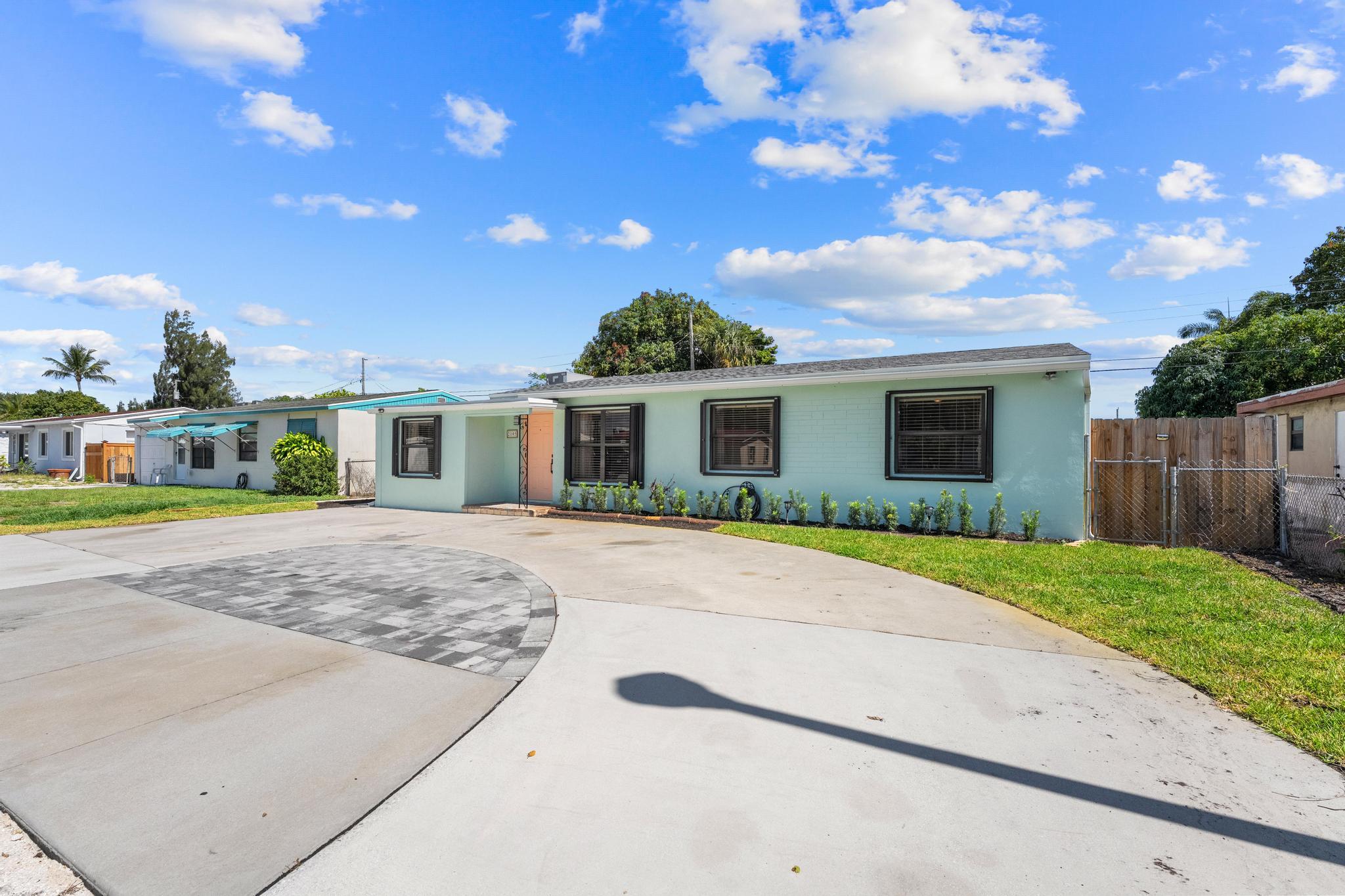 2105 Wellington Road