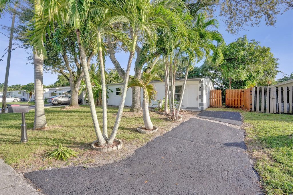Photo of 6092 NW 24th Ct, Margate, FL 33063 (MLS # F10533107)