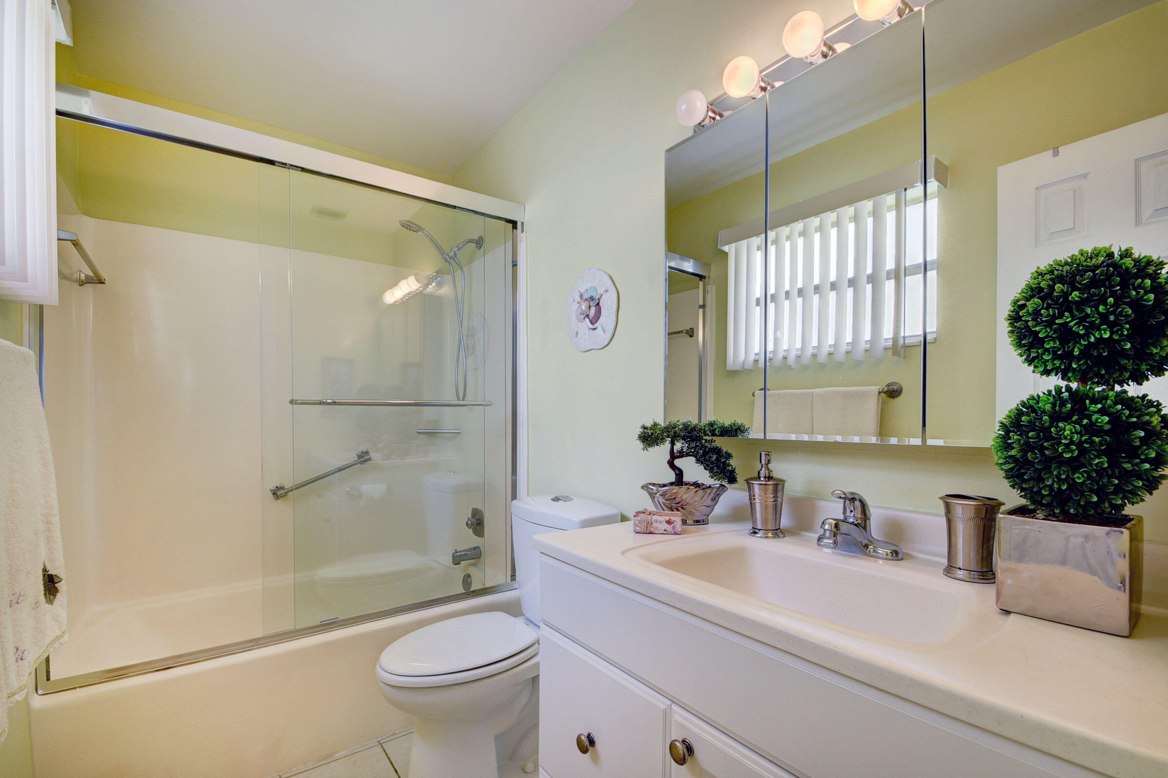 GOLDEN LAKES VILLAGE CONDO F - Residential