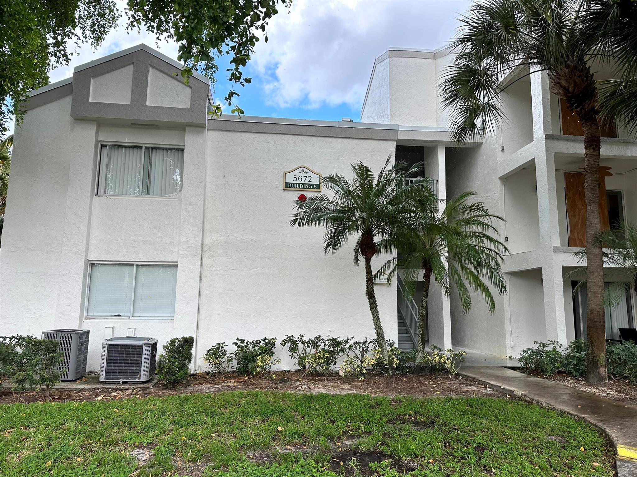 Welcome to your ideal living space in Tamarac! This charming 2-bedroom, 2-bathroom condo rental is perfectly situated in a central location, offering you easy access to all the area's attractions. Inside, you'll find a spacious utility room with a washer and dryer for your convenience, along with all the necessary appliances. The unit comes unfurnished, allowing you to add your personal touch.The community amenities are top-notch, including a clubhouse, pool, and fitness center, ensuring you can unwind and stay active right at your doorstep. This condo is more than just a place to live; it's a lifestyle upgrade waiting for you. Don't miss out - make it your new home today!