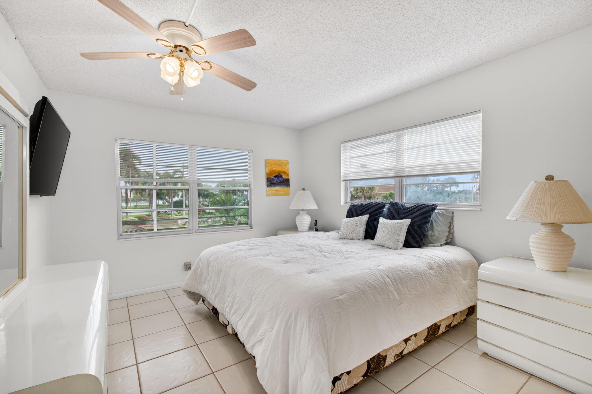 SUFFOLK/ CENTURY VILLAGE - Residential