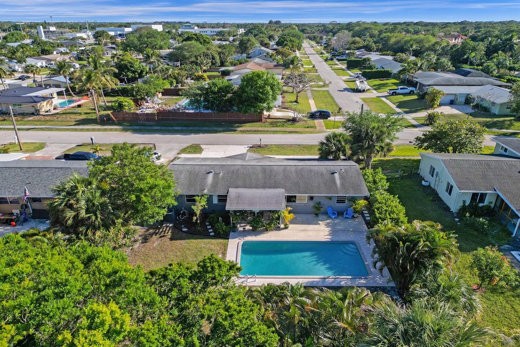 Photo of 715 North Road, Jupiter, FL 33458 (MLS # R11071698)