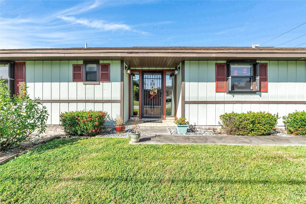 Photo of 1274 SW Fountain Avenue, Port Saint Lucie, FL 34953 (MLS # F10536390)