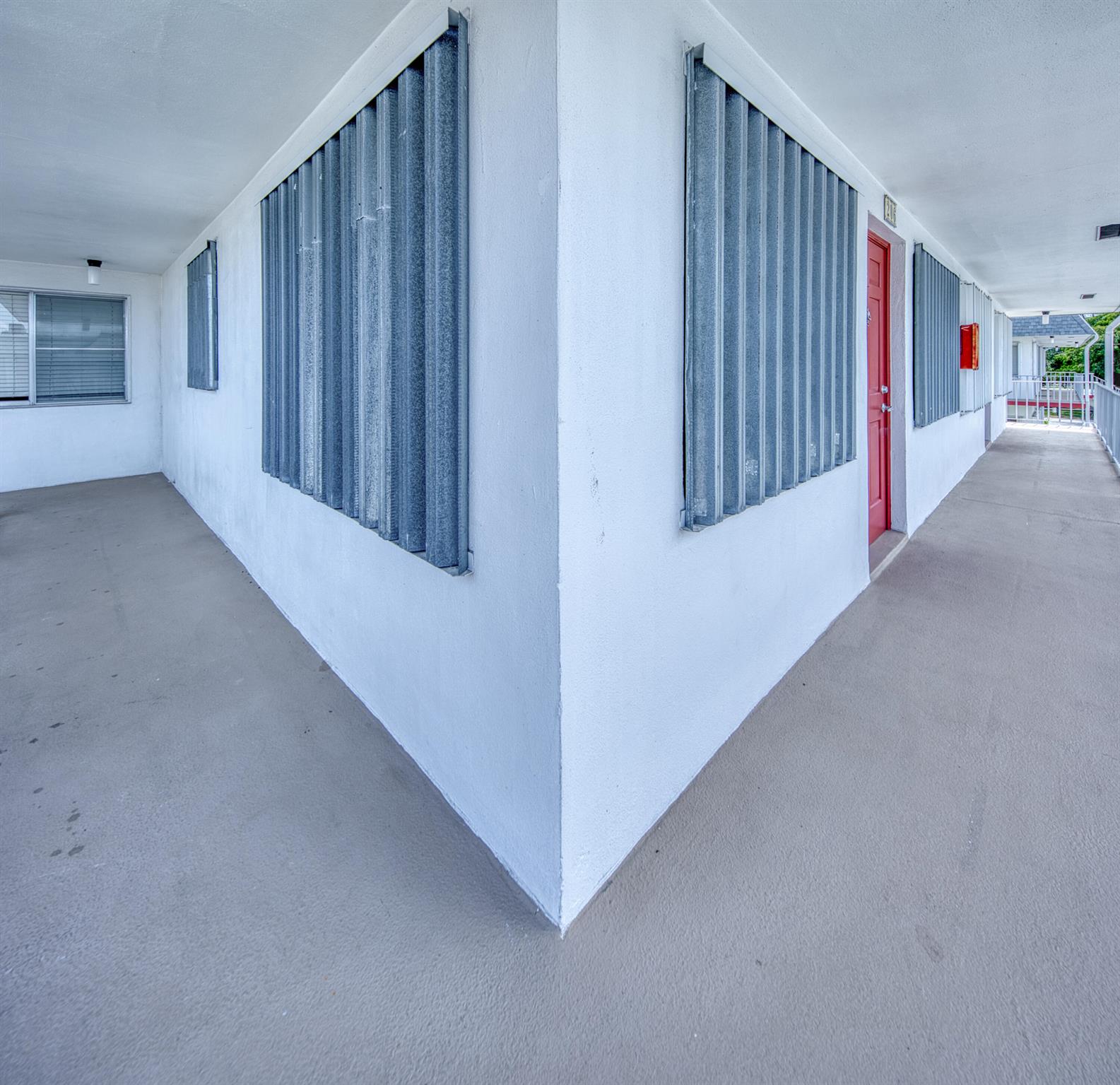 MURRY HILLS APT BLDG COND - Residential