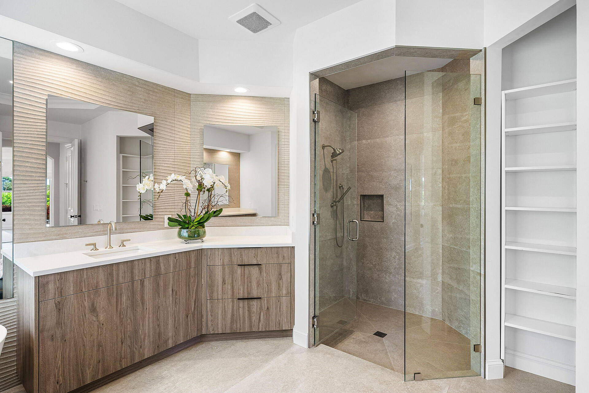 BRISTOL POINTE - Residential