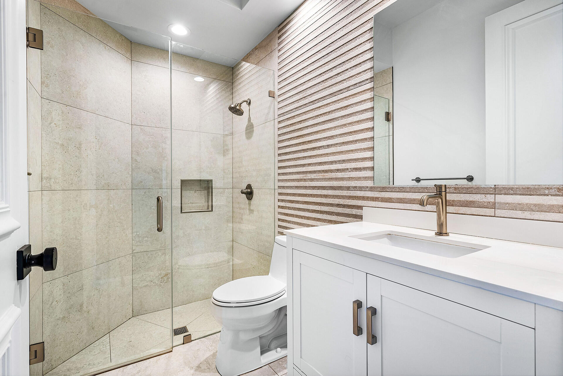 BRISTOL POINTE - Residential