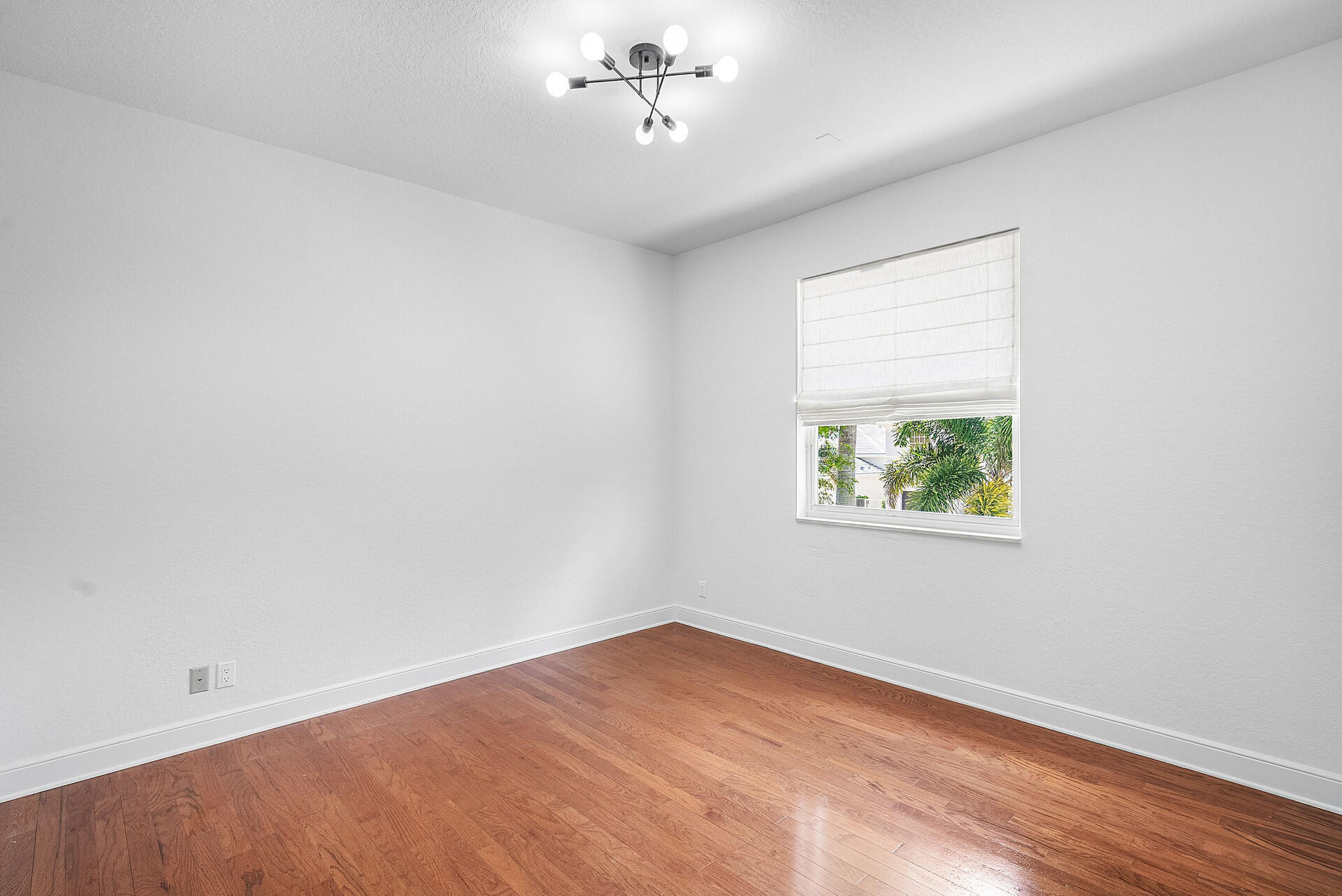 BRISTOL POINTE - Residential