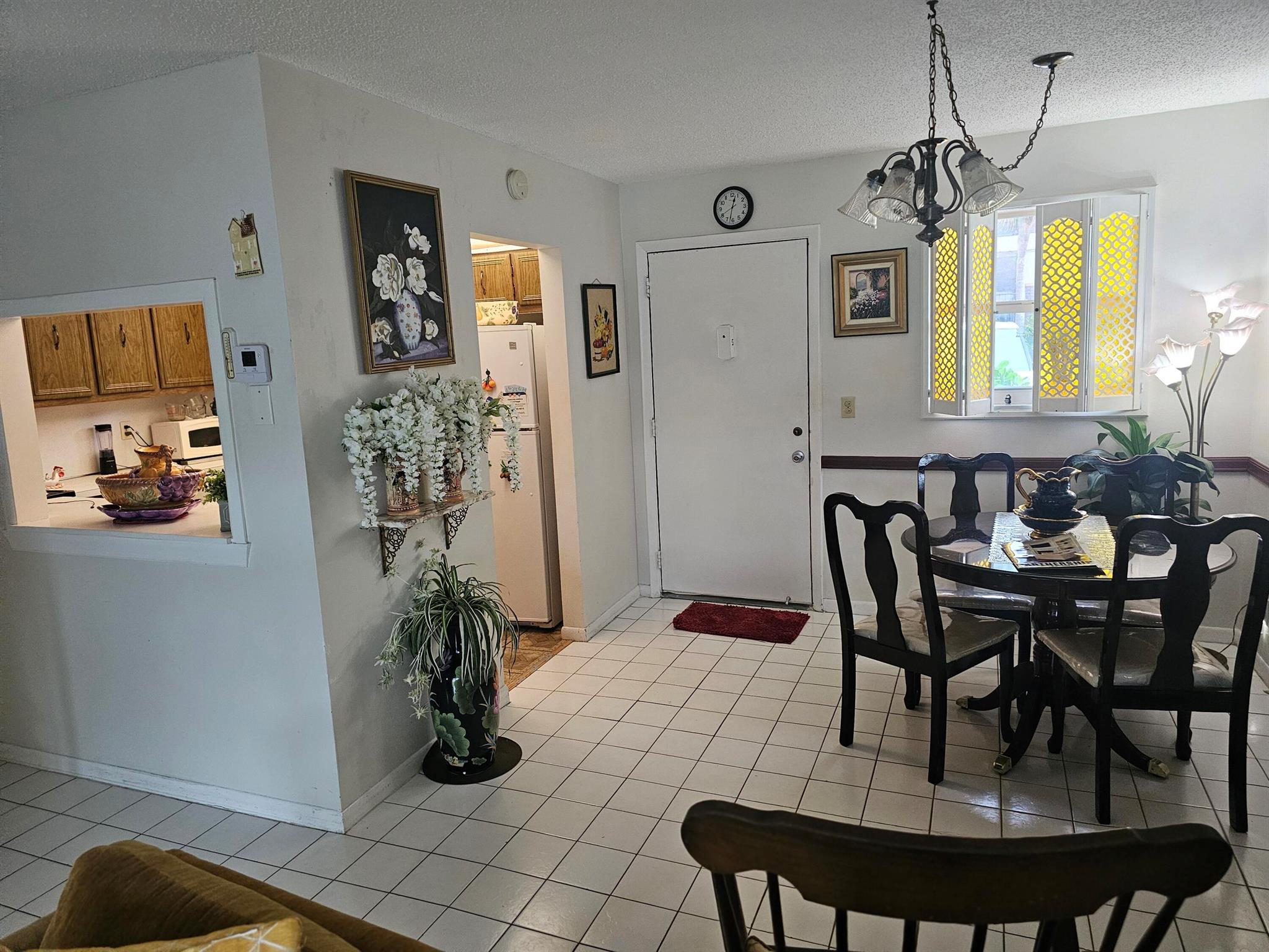 LAKESIDE VILLAGE COND NO - Residential